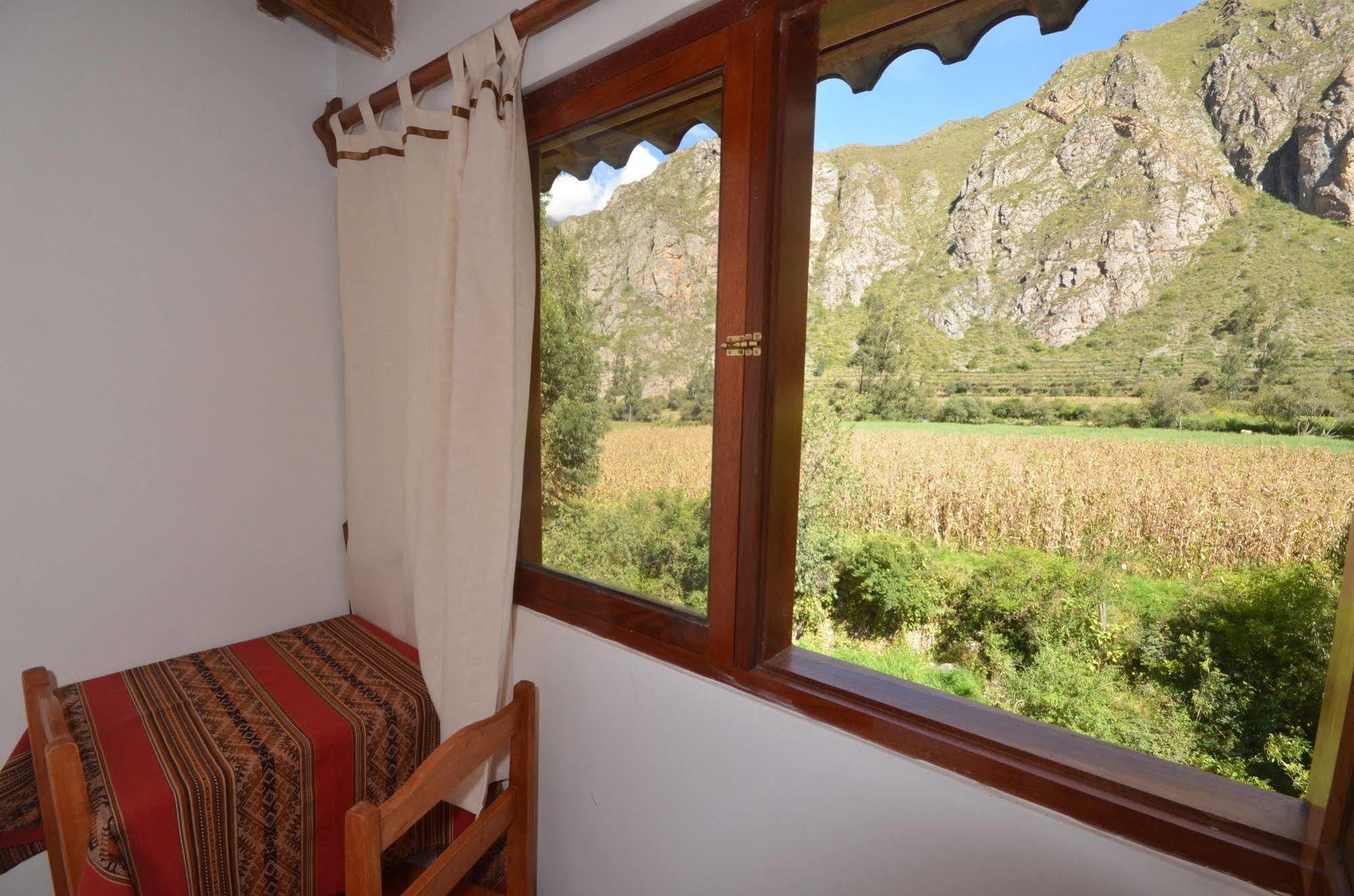 Munay Punku Ollantaytambo Bagian luar foto