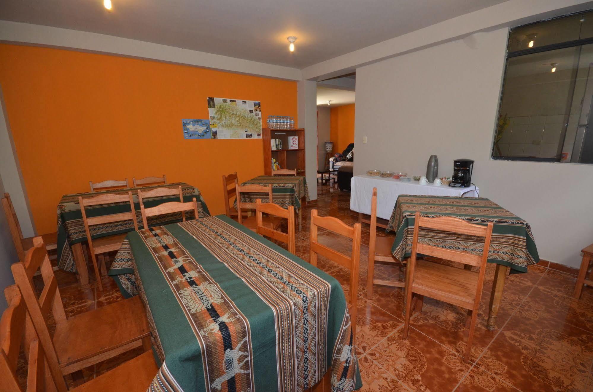 Munay Punku Ollantaytambo Bagian luar foto