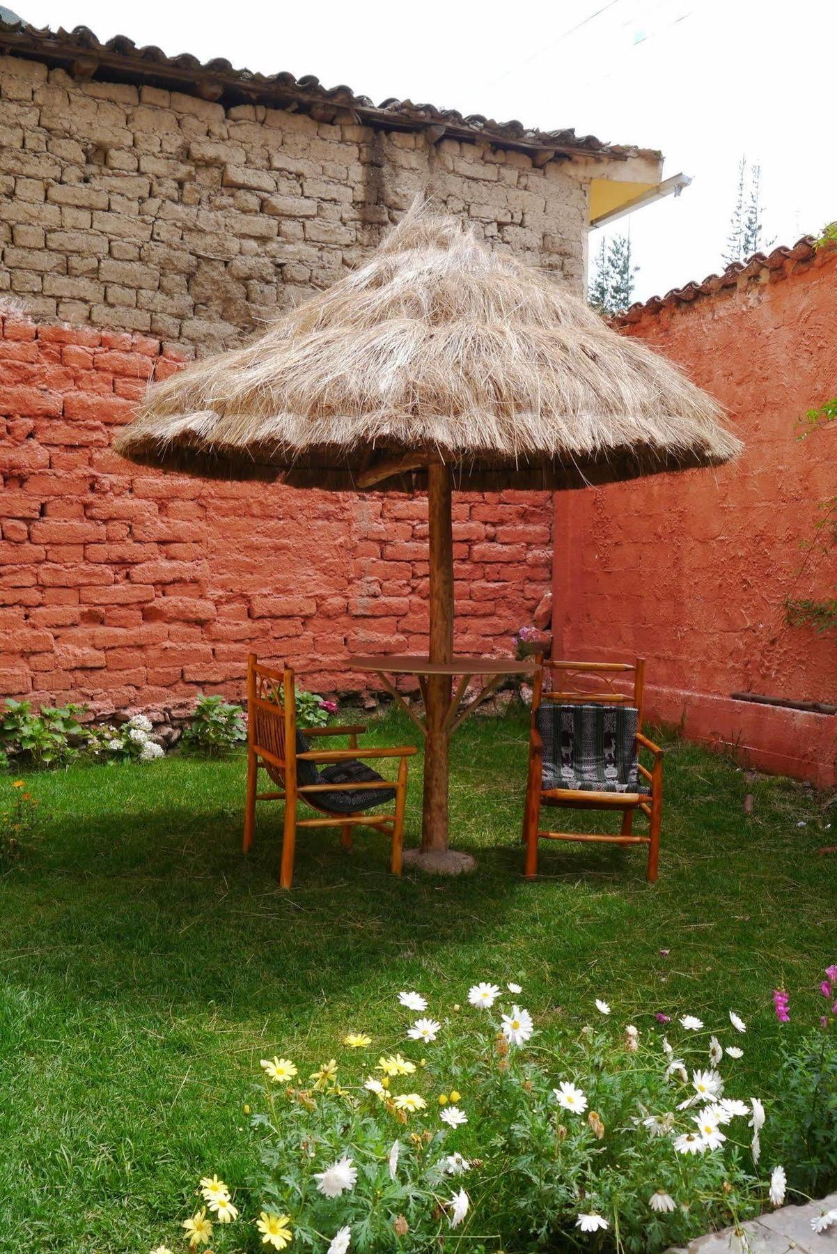 Munay Punku Ollantaytambo Bagian luar foto