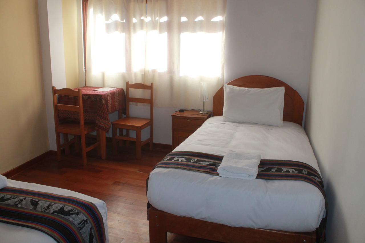 Munay Punku Ollantaytambo Bagian luar foto